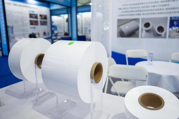 这是湖南博盛新能源技术展示的电池隔膜产品